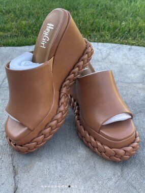 Resting Beach Face By Corkys